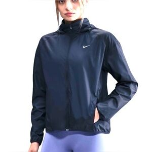NIKE Women's Running jacket w front zip pockets & Mesh vents at back, sz medium